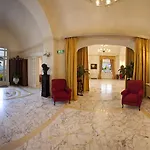 Angelina Hotel 4*