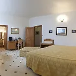 Angelina 4*