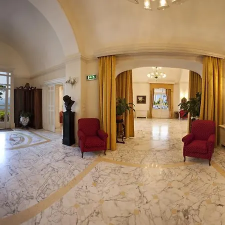 Angelina Hotel 4*
