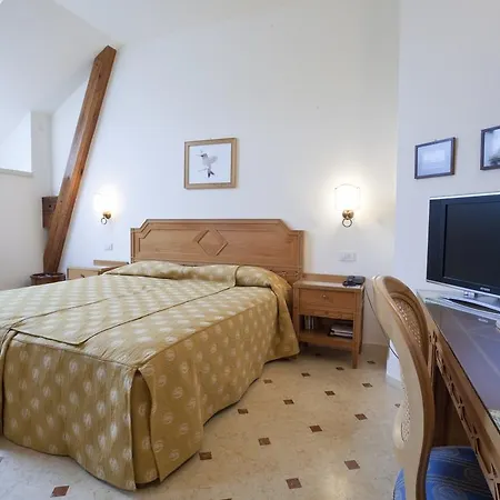 Hotel Angelina 4*