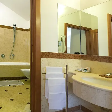 Angelina Hotel 4*