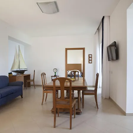 Angelina Hotel 4*